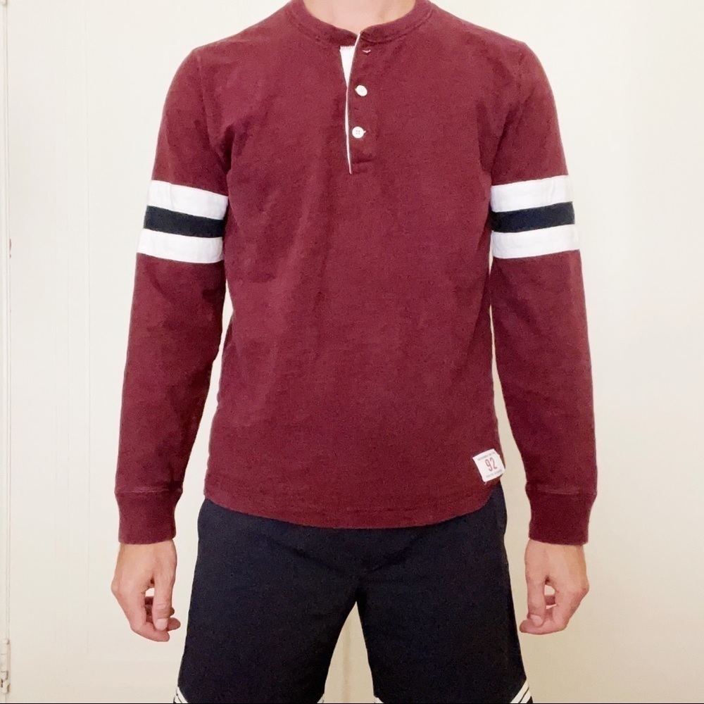 A&F Cotton Contrast Sleeve Stripe Henley Shirt Red Men’s Small